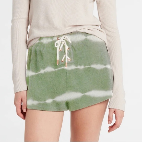 NWT Volcom Lived In Lounge Tie Dye Shorts in Light Army Green - Picture 1 of 9